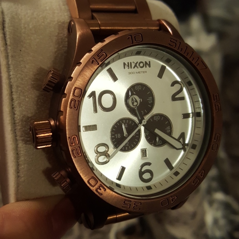 Nixon Barneys New York Bronze 51-30